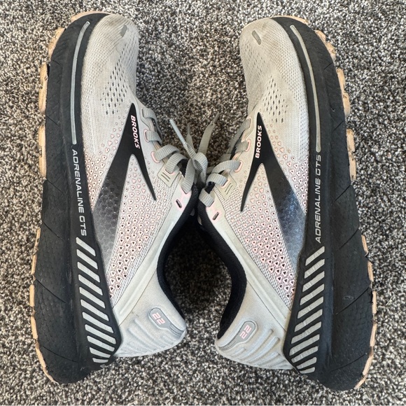 Brooks Adrenaline GTS 22 Running Shoes Womens Size 7.5 Gray Comfort Cushioned - Picture 8 of 10
